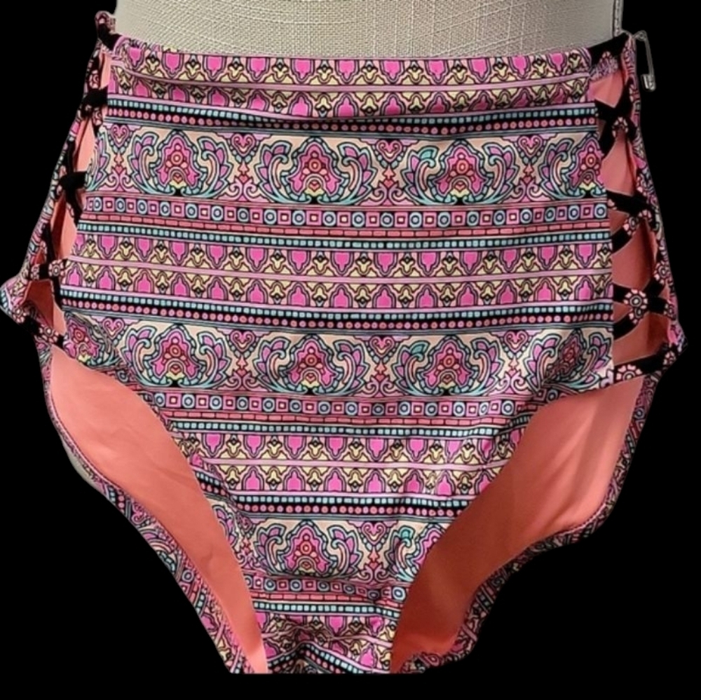 Shade Shore Pink and Black Strappy Bikini Set - Picture 4 of 8